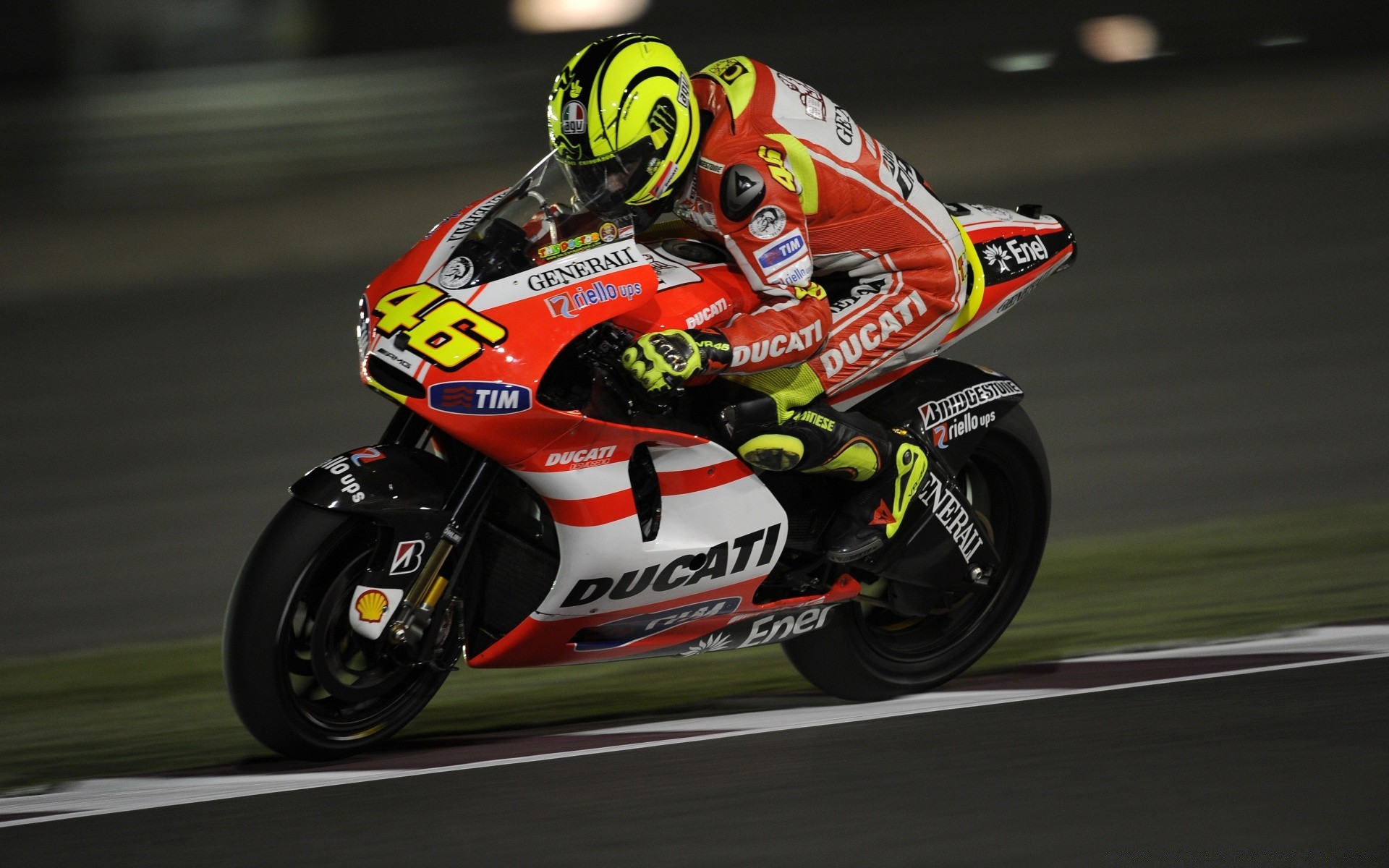 sport course piste championnat dépêchez-vous circuit concours tour coureur sport automobile disque action rapide pilote tournoi buzz vélo grand prix voiture prestige