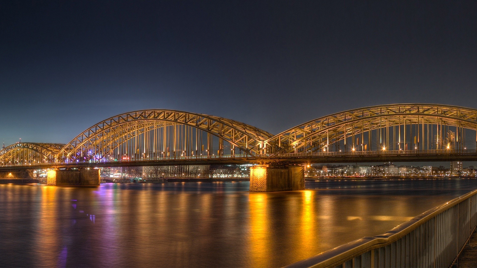 l europe pont architecture voyage ville eau rivière réflexion crépuscule ciel coucher de soleil urbain soir opéra maison ville rétro-éclairé lumière point de repère moderne